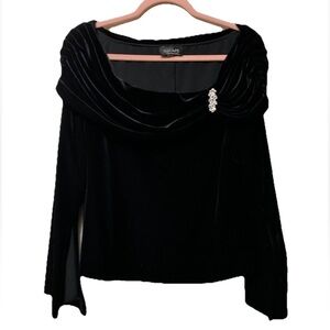 Elegant Black Velvet Top with Rhinestone Detail vintage Y2K